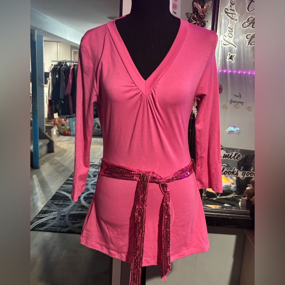 NWOT Pink V-Neck Women's Top with belt